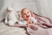 Ząbkowanie u niemowlaka - jak długo trwa i jak ulżyć dziecku?